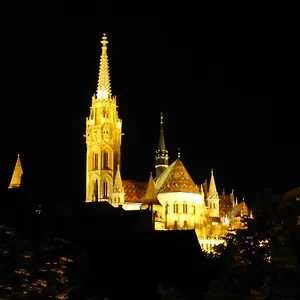 Elegant With Buda Castle View Appartamento Budapest